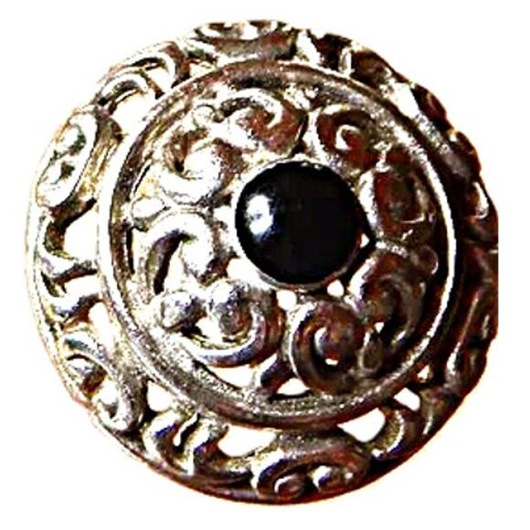 Vintage Classic Filigree Scrolled Stud Earrings - Picture 5 of 7